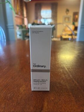 The Ordinary White Skincare Peeling Solution - Minimalist Box